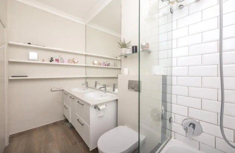 2 Bedroom Property for Sale in Three Anchor Bay Western Cape